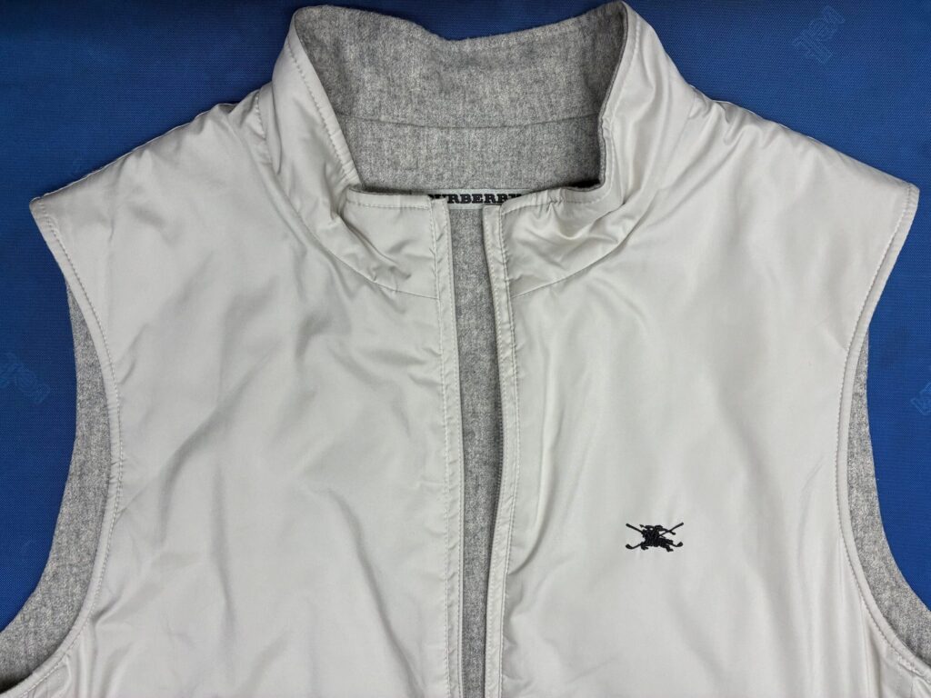 首まわり油しみをドライクリーニングで綺麗に洗浄